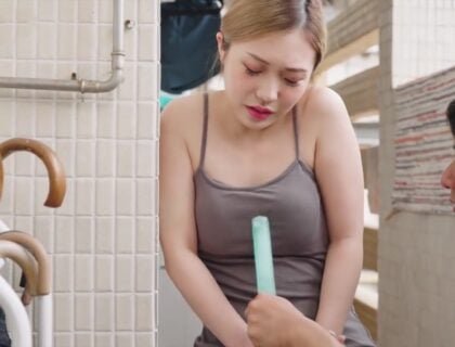 Bố chồng chiếm đoạt con dâu trong lúc chồng đi công tác