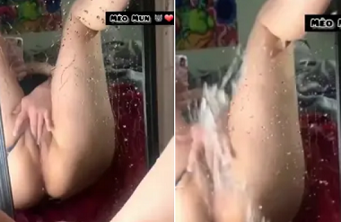 Khâu bướm kích thích gợi cảm phóng tinh